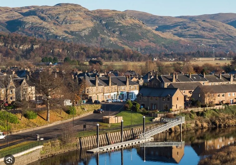 Venetian Fence Fitters in Stirling; Hillhead Joiners Venetian Fence Fitters in Stirling; Hillhead Joiners